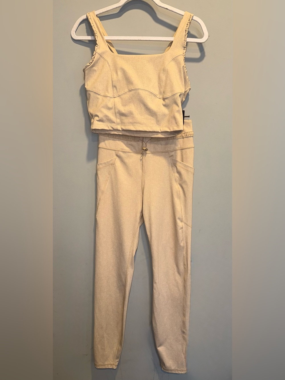TravisMathew Women’s Moveknit Painted Sky Matching Activewear Set Medium